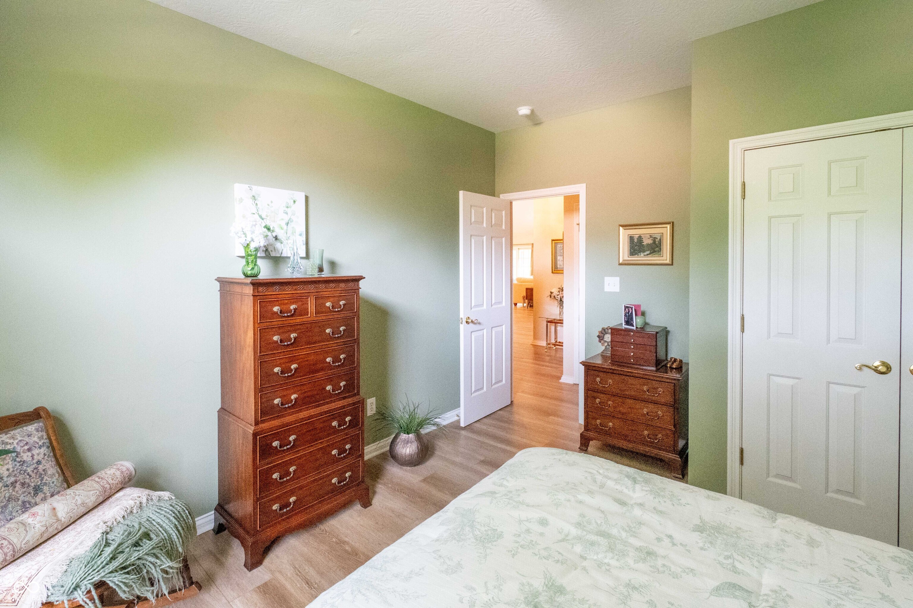 1701 Pathway Drive N