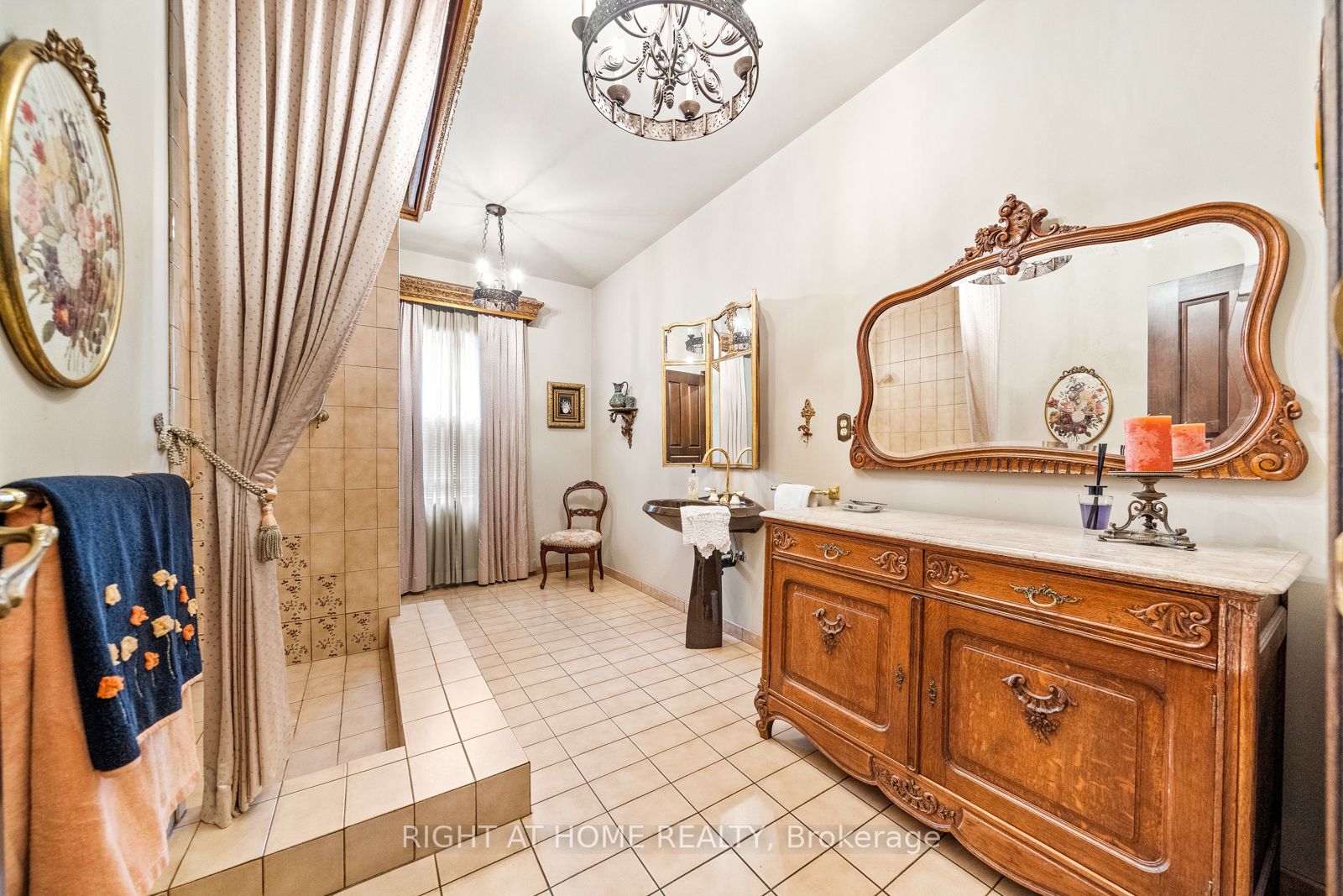 28 Mathers Dr