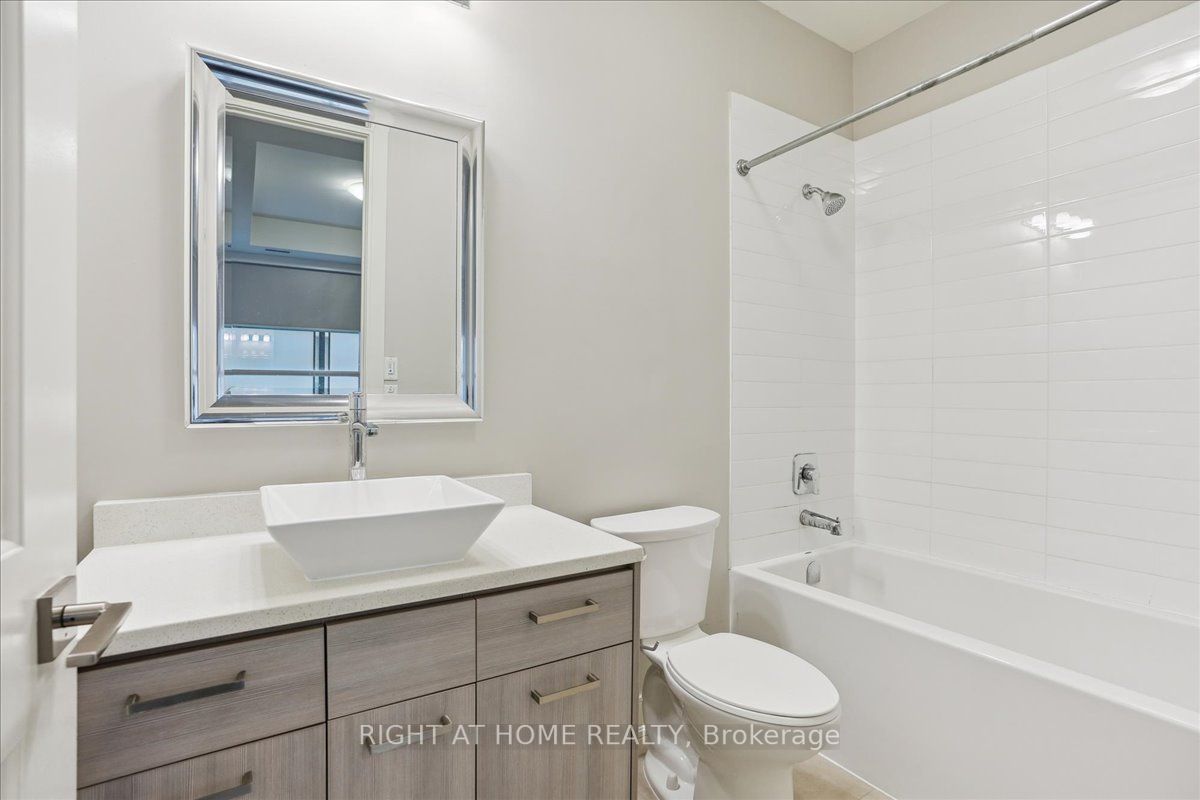 150 W Main St 314