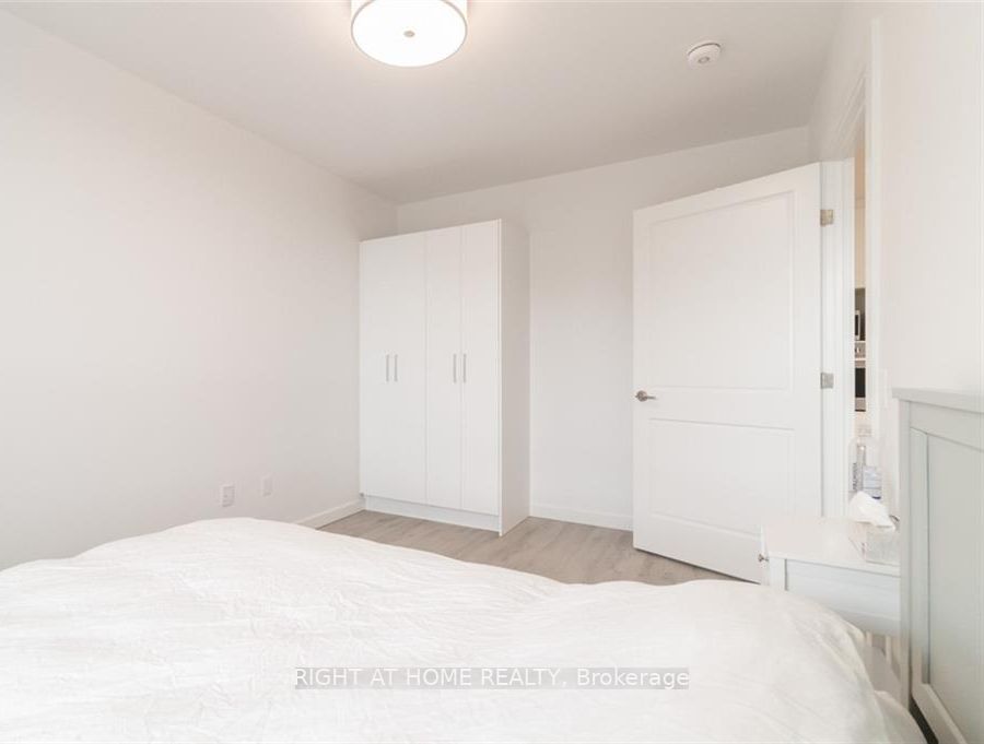 181 S King St 1208