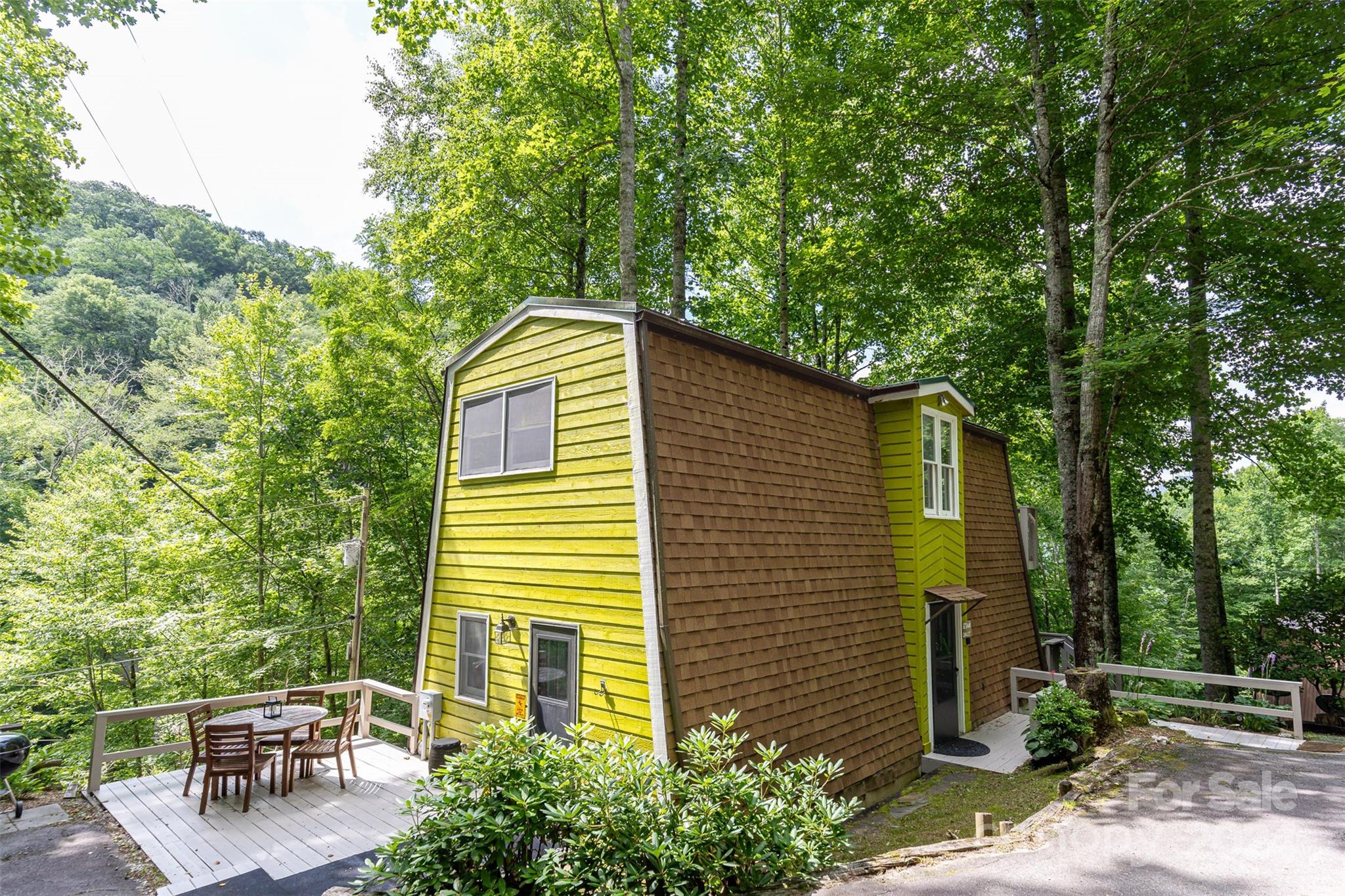 80 Chalet Place