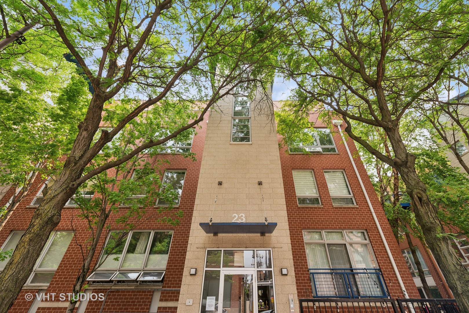 Rarely Available Corner Duplex in the Heart of West Loop's Coveted Block X. Welcome to this beautifully maintained 2-bedroom, 2-bathroom corner duplex located in one of West Loop's most sought-after gated communities. This spacious 2 bedroom/ 2 bath has an open floorplan, large gated patio off main living area overlooking the beautifully landscaped courtyards -an ideal setting for morning coffee, evening relaxation, or outdoor play.  This unique living space has been Impeccably maintained and freshly painted. has hardwood floors, an updated kitchen, an office nook, laundry room, generously sized and organized closets for optimal storage. One of only two units in the building with a private, attached garage-offering not only secure parking but also valuable additional storage. All of this in a prime West Loop location-just steps to world-class dining, top tech companies, boutique shopping, excellent schools, parks, and multiple public transit options.