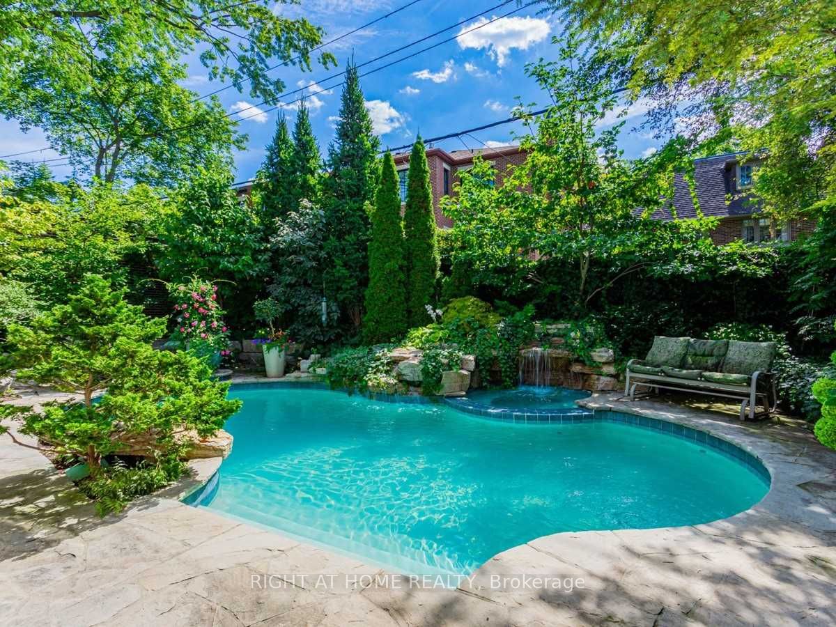 17 Silverwood Ave