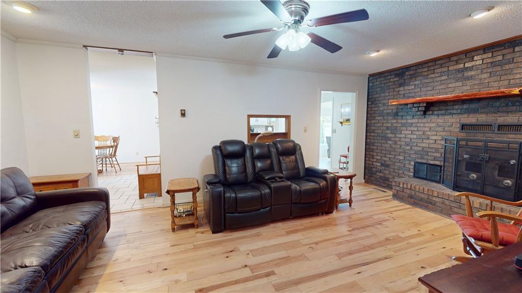 109 E Hardin Place