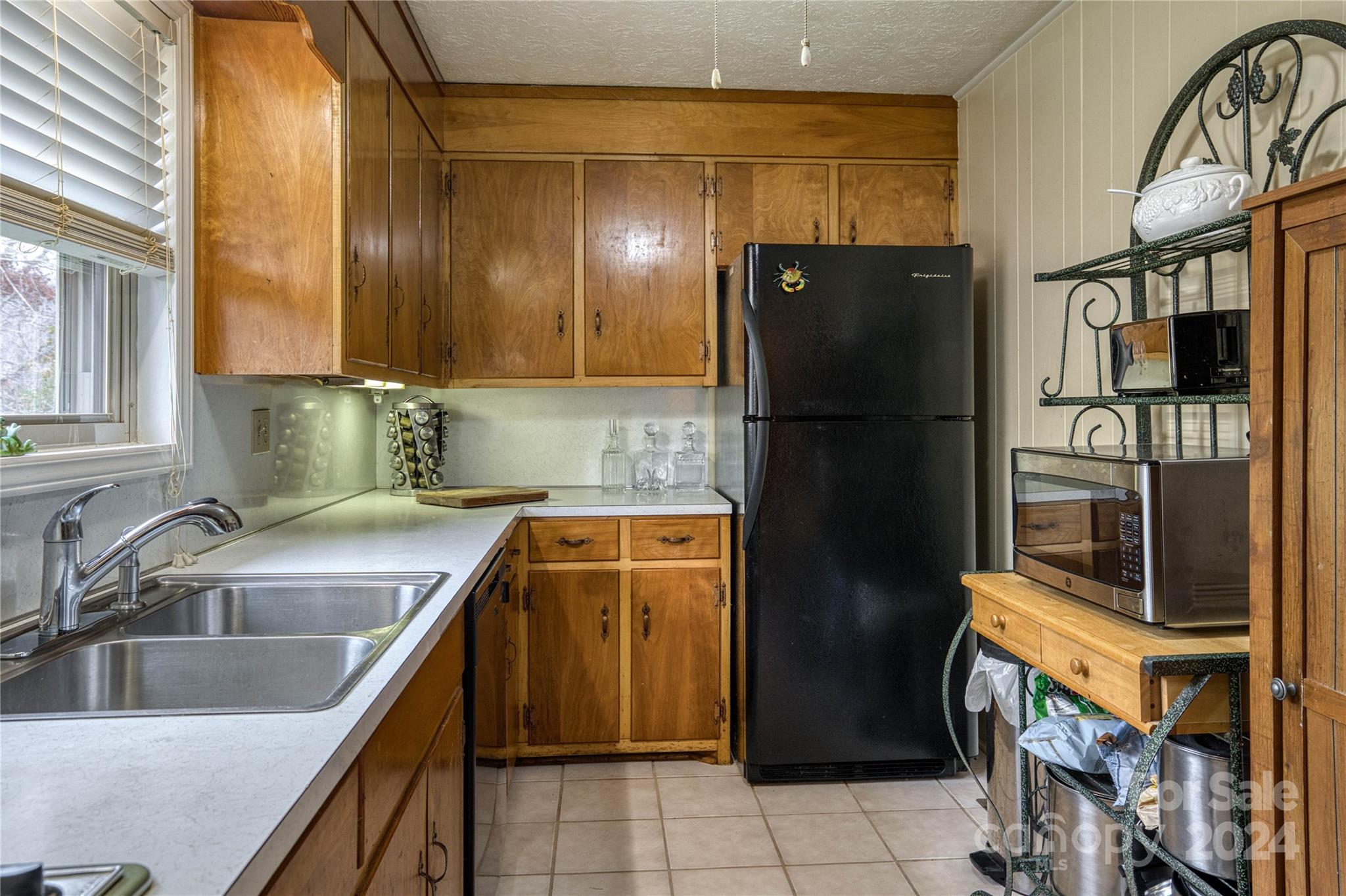 2559 Sweetbriar Circle