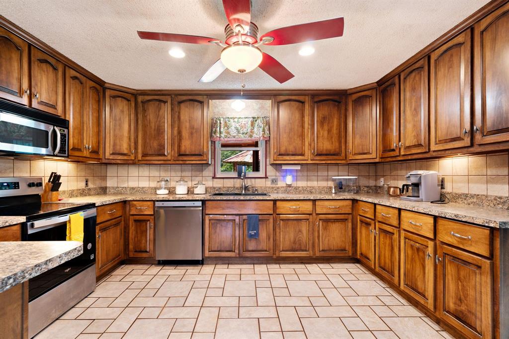 9157 N Hwy 271