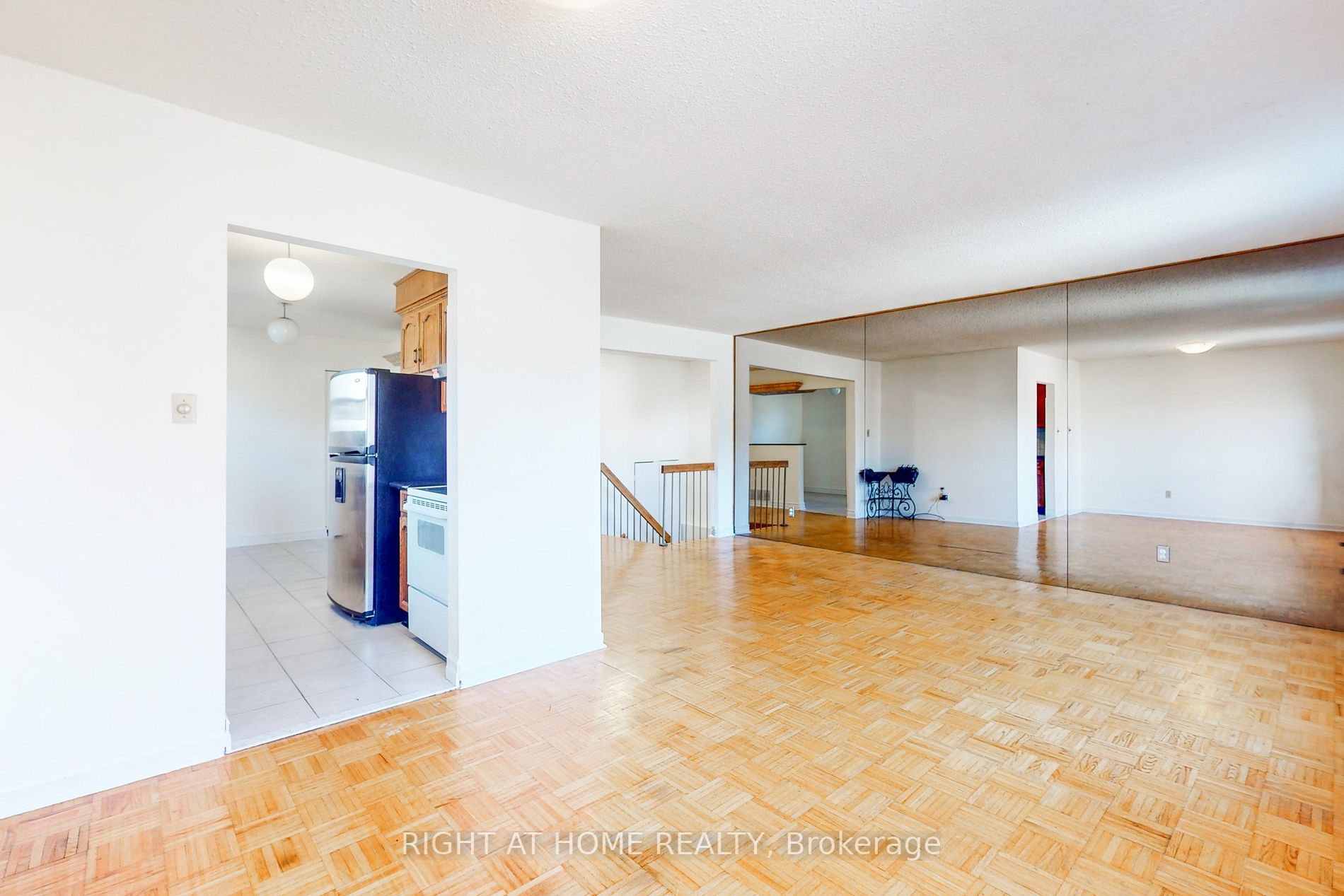 57 Lillooet Cres