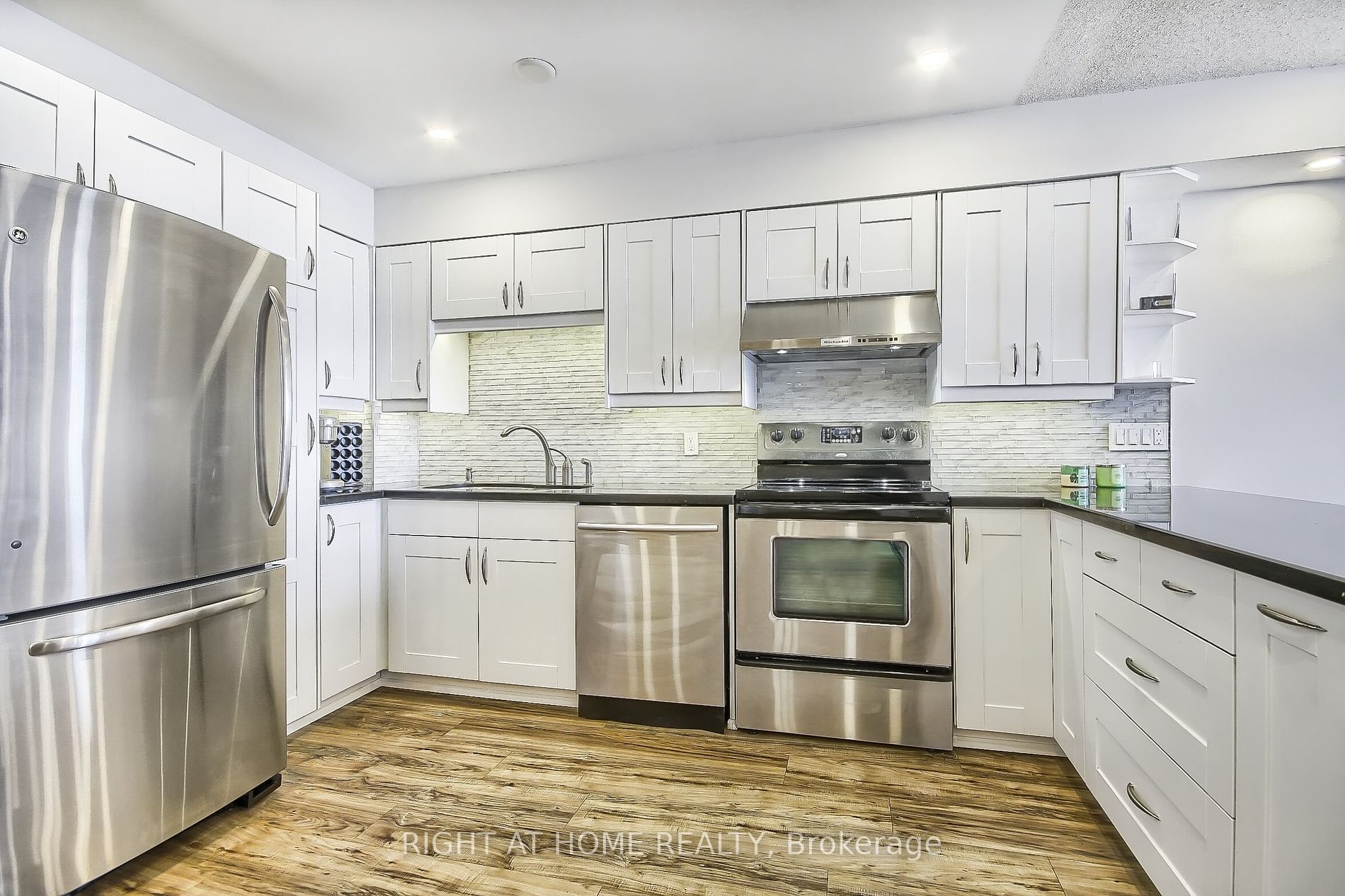 955 E O'connor Dr Ph7