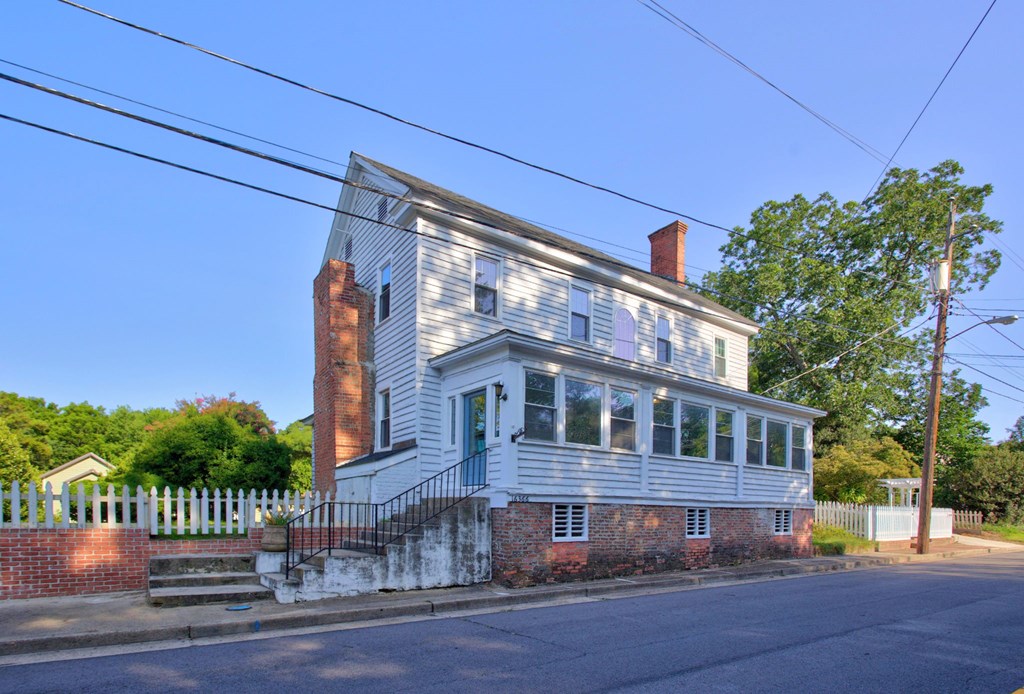 16366 Courthouse Rd A
