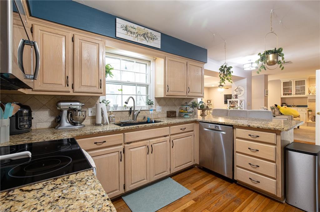 3743 NE Woodland Court