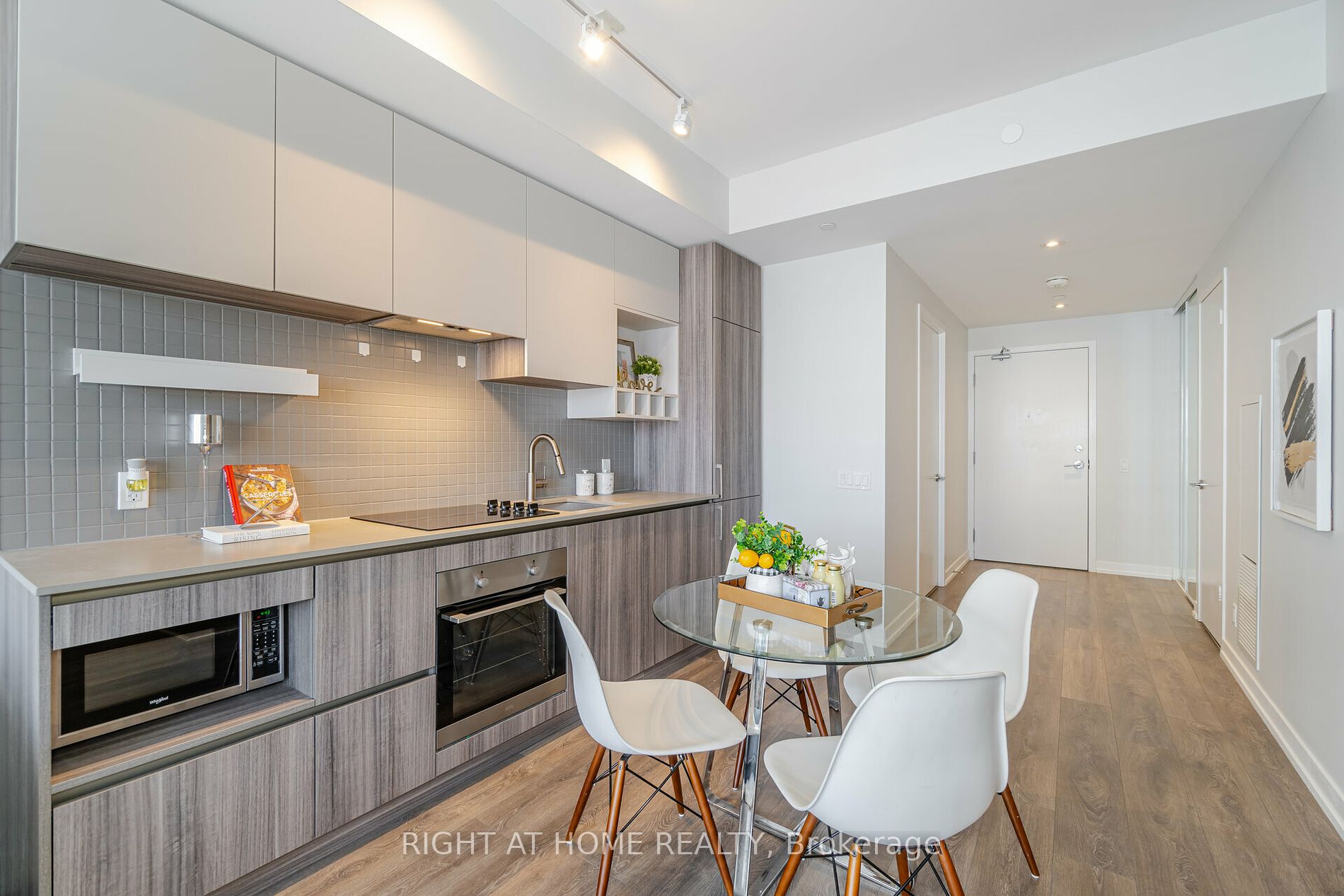 5 Buttermill Ave 4801