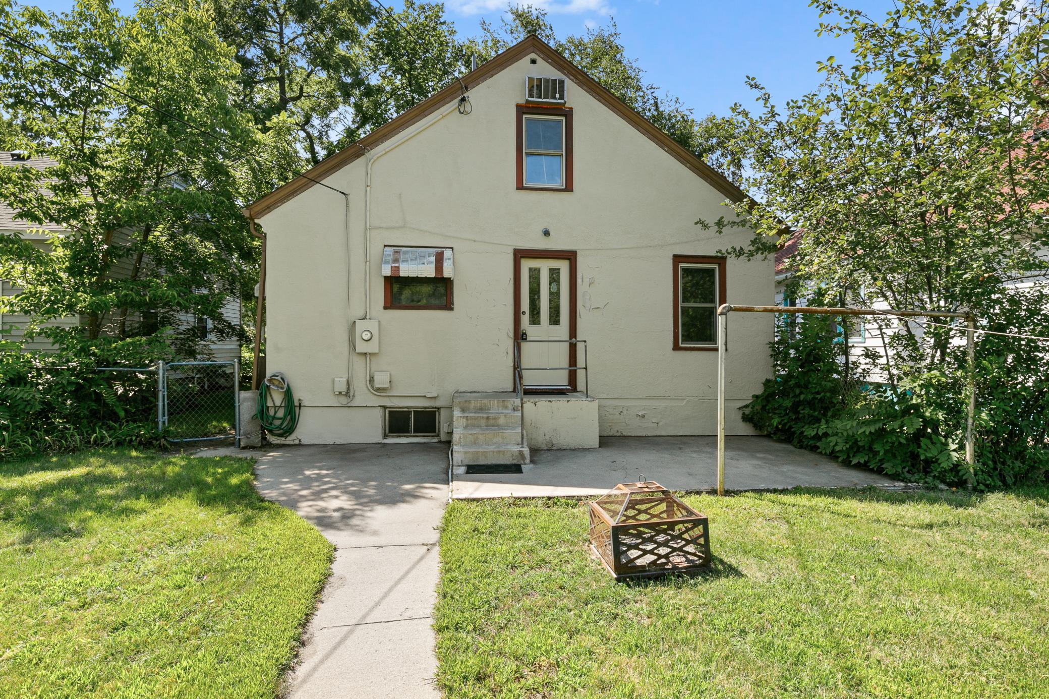 712 Washington Memorial Drive