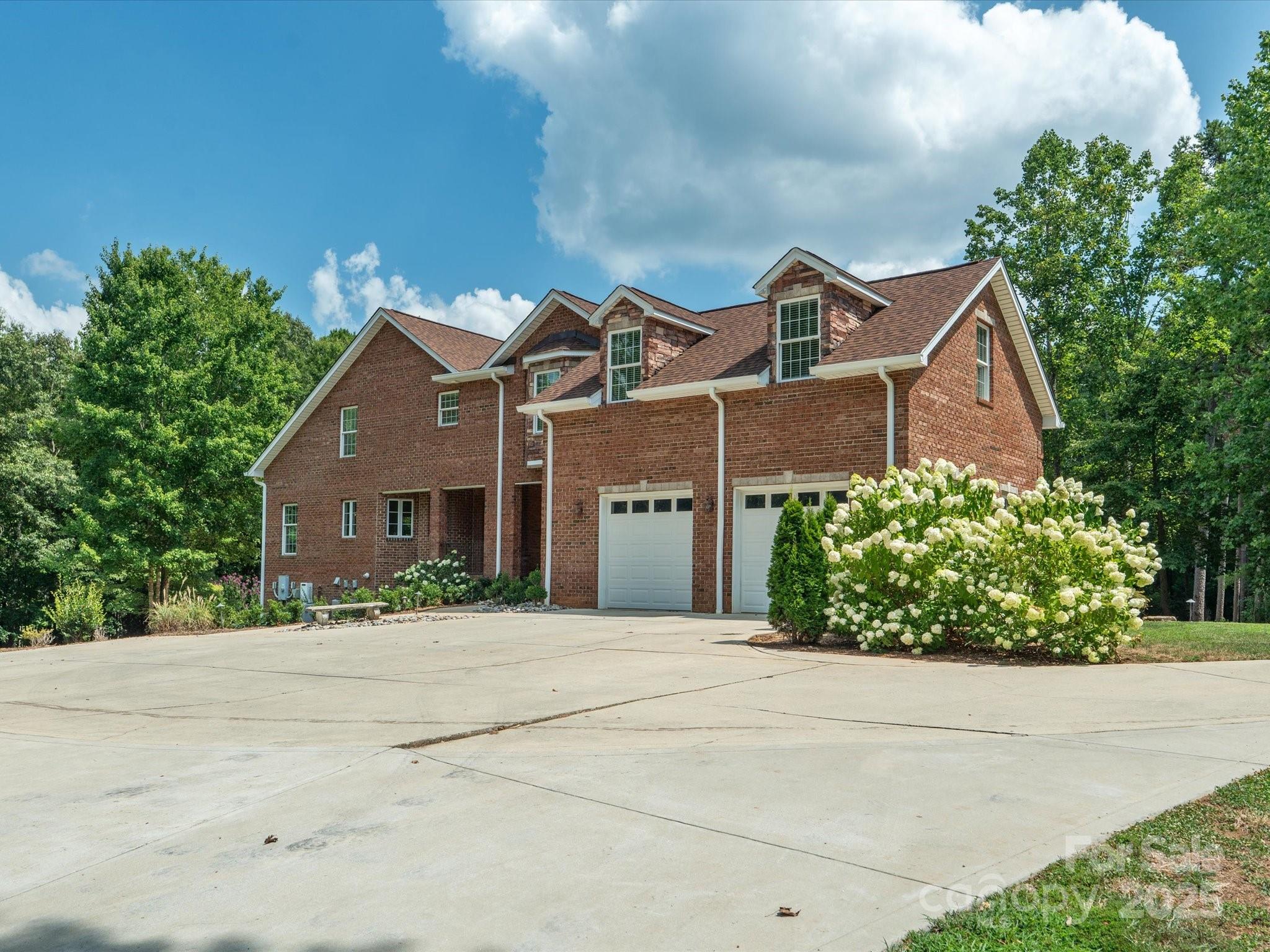 4050 Muirfield Drive