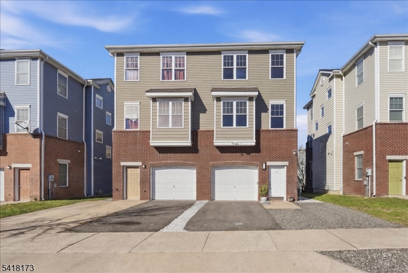181 Court St, Newark, NJ 07103