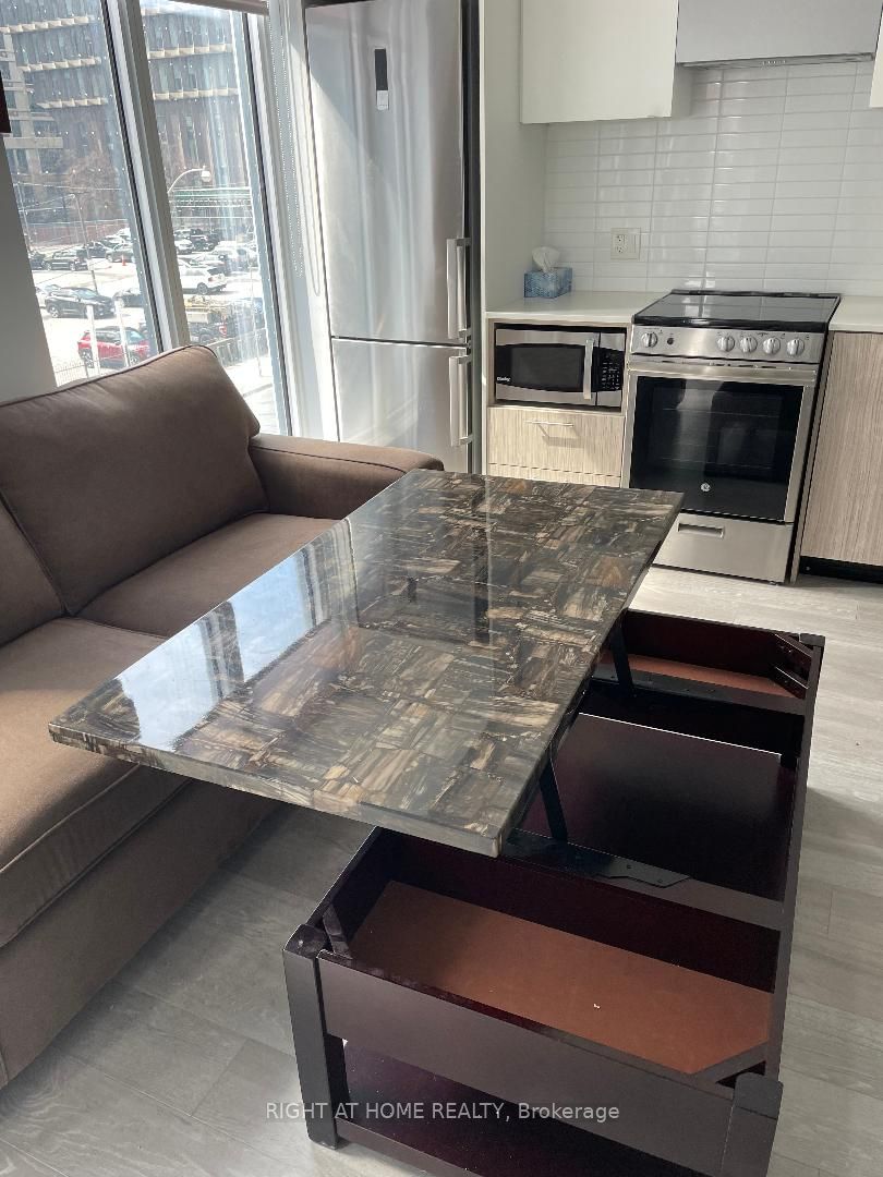 251 Jarvis St 216