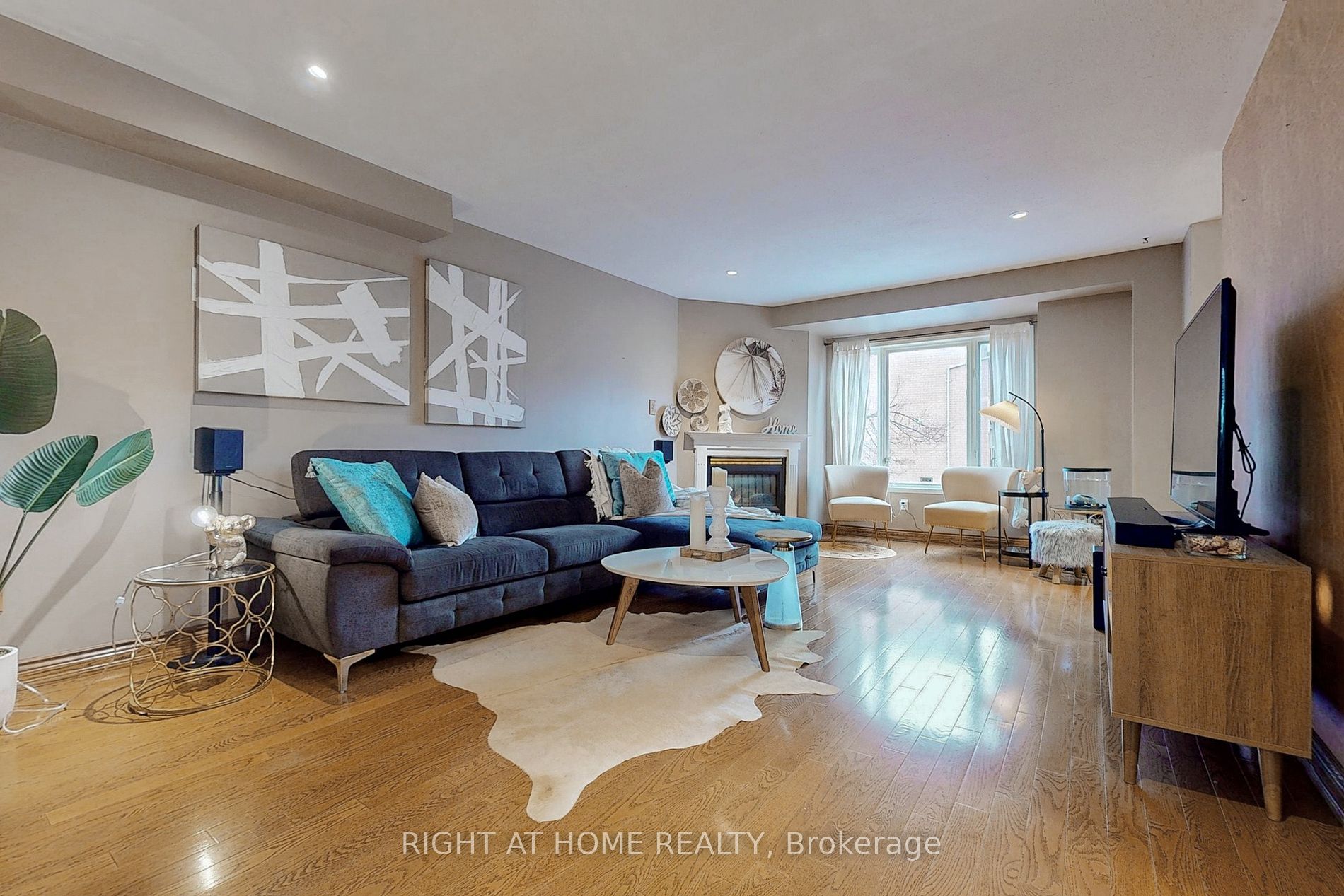 2370 W Britannia Rd 7