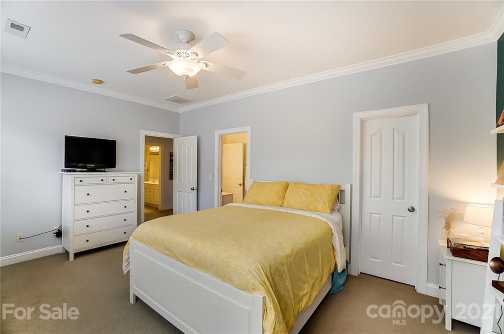 12058 Pelican Court