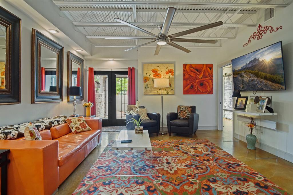 This luxurious, gated condo is the perfect place to call home in the heart of Midtown OKC!Located in a vibrant and modern neighborhood, this newly renovated studio offers all the comforts of home with spectacular skyline views, close to bars and restaurants. Near the city's best restaurants, shopping, & entertainment!The condo can be sold furnished!