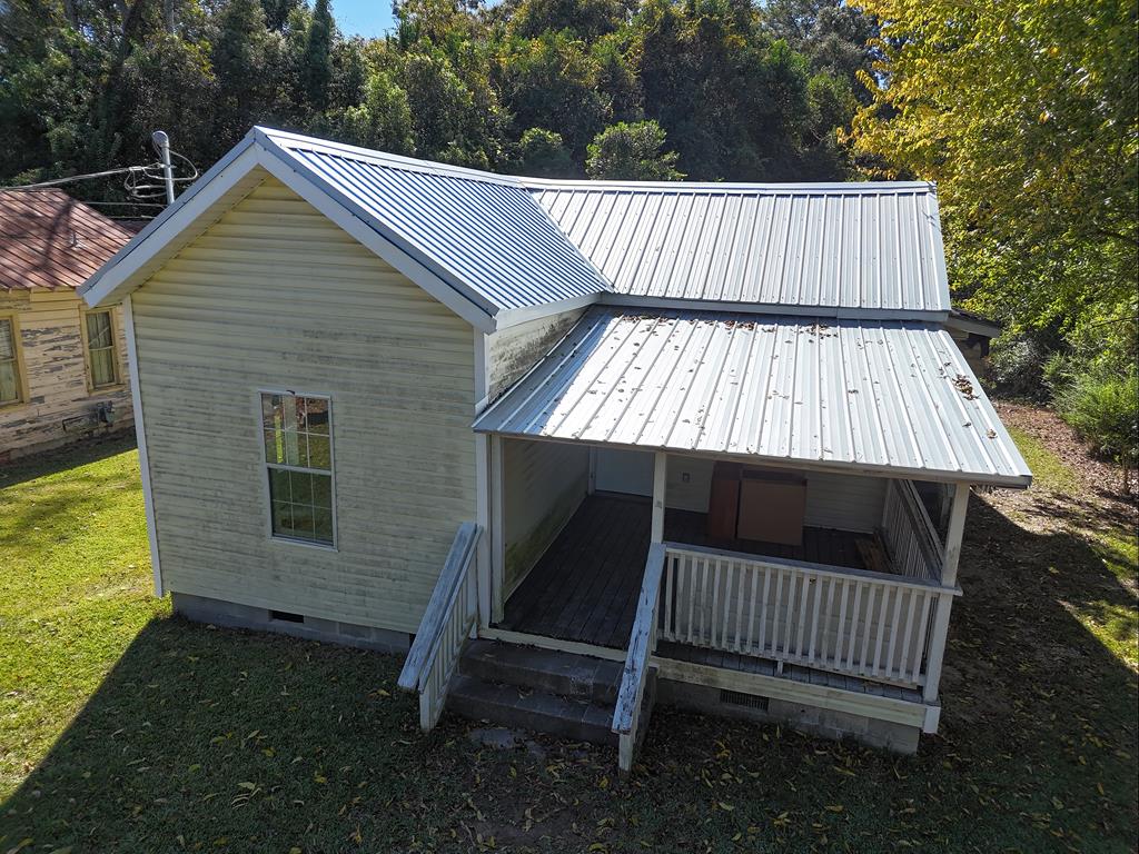 INVESTOR SPECIAL! Cozy 2BR/1Bath home near Downtown Thomasville. Many major renovations have been completed including new sub-flooring, roof and some utilities. Home will need further renovations. Priced to sell! Great opportunity to put YOUR finishing touches on a great home. Call your favorite agent TODAY for a closer look!