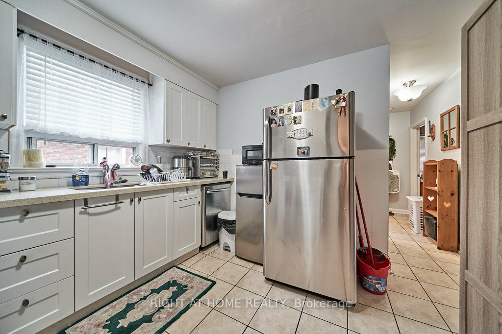 202 S Cadillac Ave