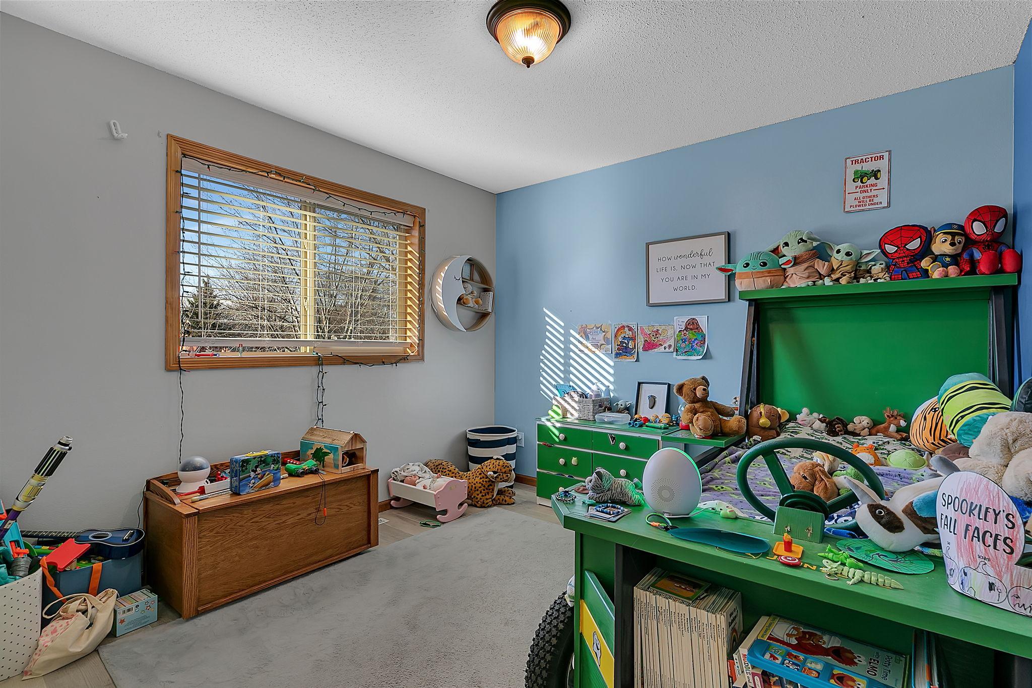 1083 Lawrence Circle