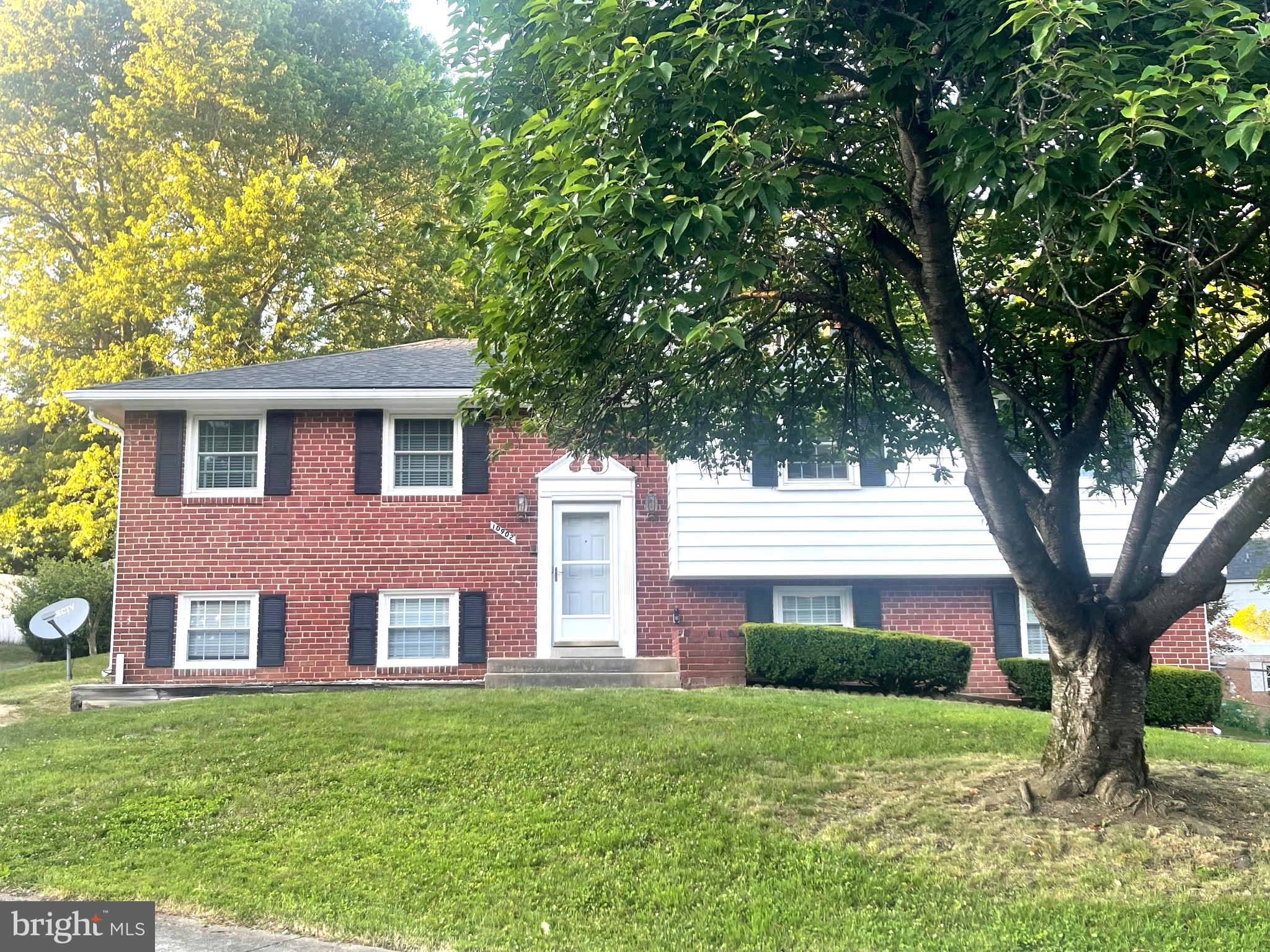 10902 Exeter Court