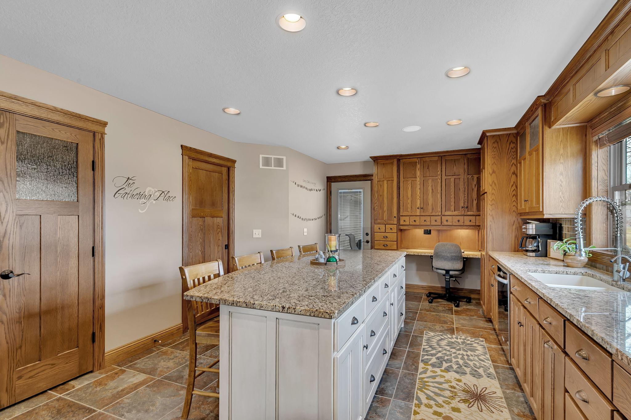 1201 Huntington Drive S