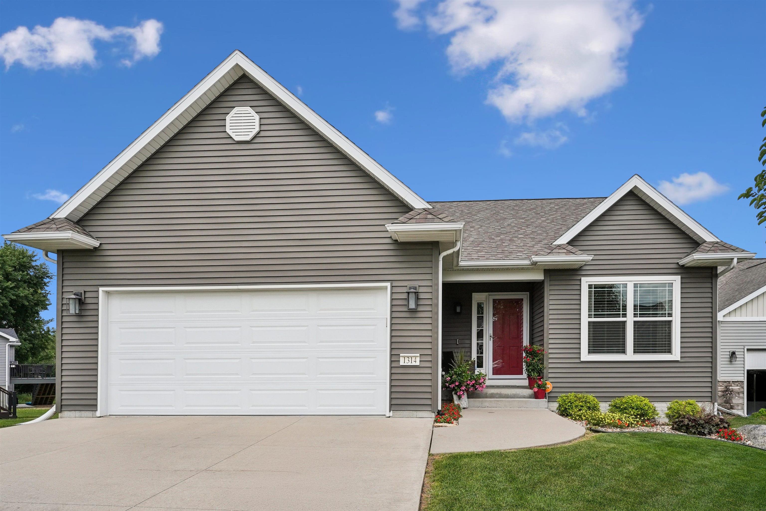1314 Hummingbird Circle