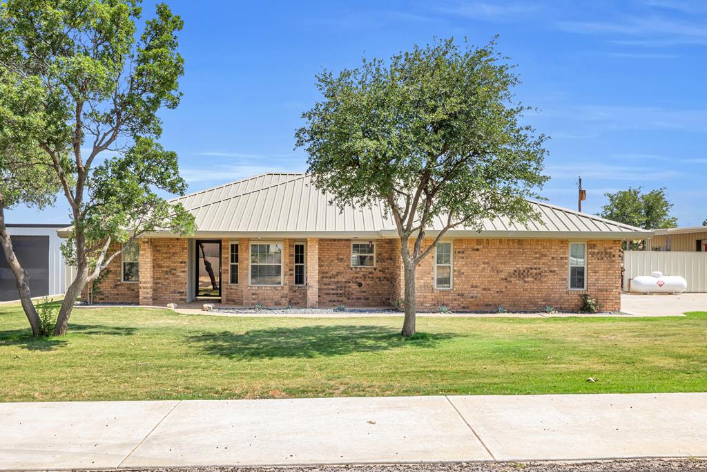 LOVELY 3 BED, 3 BATH HOME LOCATED IN GREENWOOD! EXPERIENCE COUNTRY LIVING AT ITS FINEST WITH AN UPDATED KITCHEN THAT OPENS TO A SPACIOUS LIVING ROOM FEATURING A COZY FIREPLACE. THE LARGE, SEQUESTERED PRIMARY BEDROOM OFFERS DUAL VANITIES, A SEPARATE TUB, DIRECT ACCESS TO THE PATIO, AND EVEN A BONUS ROOM! ENJOY OUTDOOR ENTERTAINING ON THE EXPANSIVE COVERED BACK PATIO, COMPLETE WITH A BAR AND FIREPLACE OVERLOOKING THE SPARKLING POOL—AN ENTERTAINER'S DREAM! THIS PROPERTY ALSO INCLUDES A 24X30 SHOP TO MEET ALL YOUR STORAGE OR HOBBY NEEDS. SITUATED ON A LUSH 0.56-ACRE LOT, THIS HOME IS A MUST-SEE!