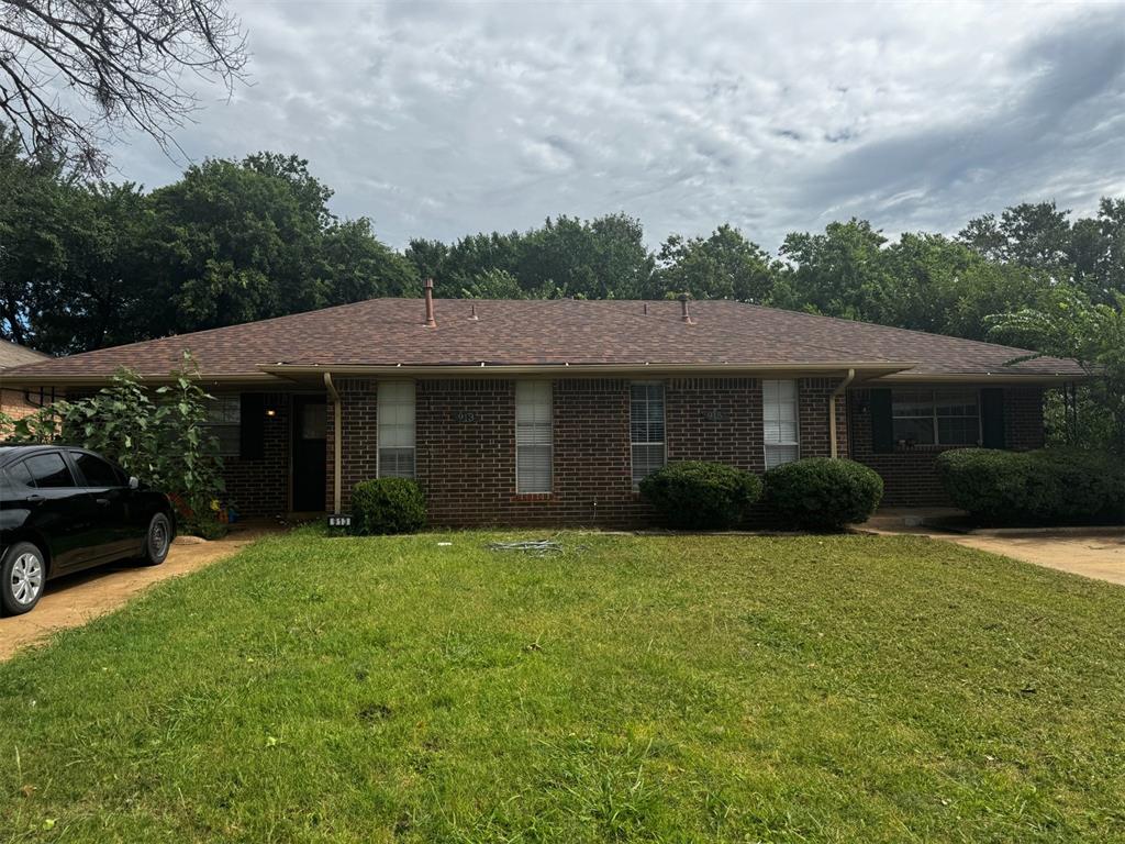 Located in the heart of Moore, this duplex offers the perfect blend of comfort and unbeatable convenience. Situated just minutes from top-tier shopping, dining, and major roadways, this property includes both units—making it an ideal addition to your investment portfolio or a perfect house-hack.Each 2-bedroom, 1-bathroom unit features a spacious kitchen, well-sized bedrooms with ample natural light, and the added convenience of an indoor laundry area. Outside, each unit includes a private, fully fenced backyard. With its prime location and strong appeal to quality renters, this duplex is a must-see for savvy investors.