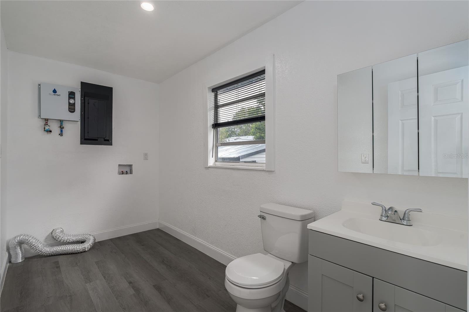 332 48th Street Court W