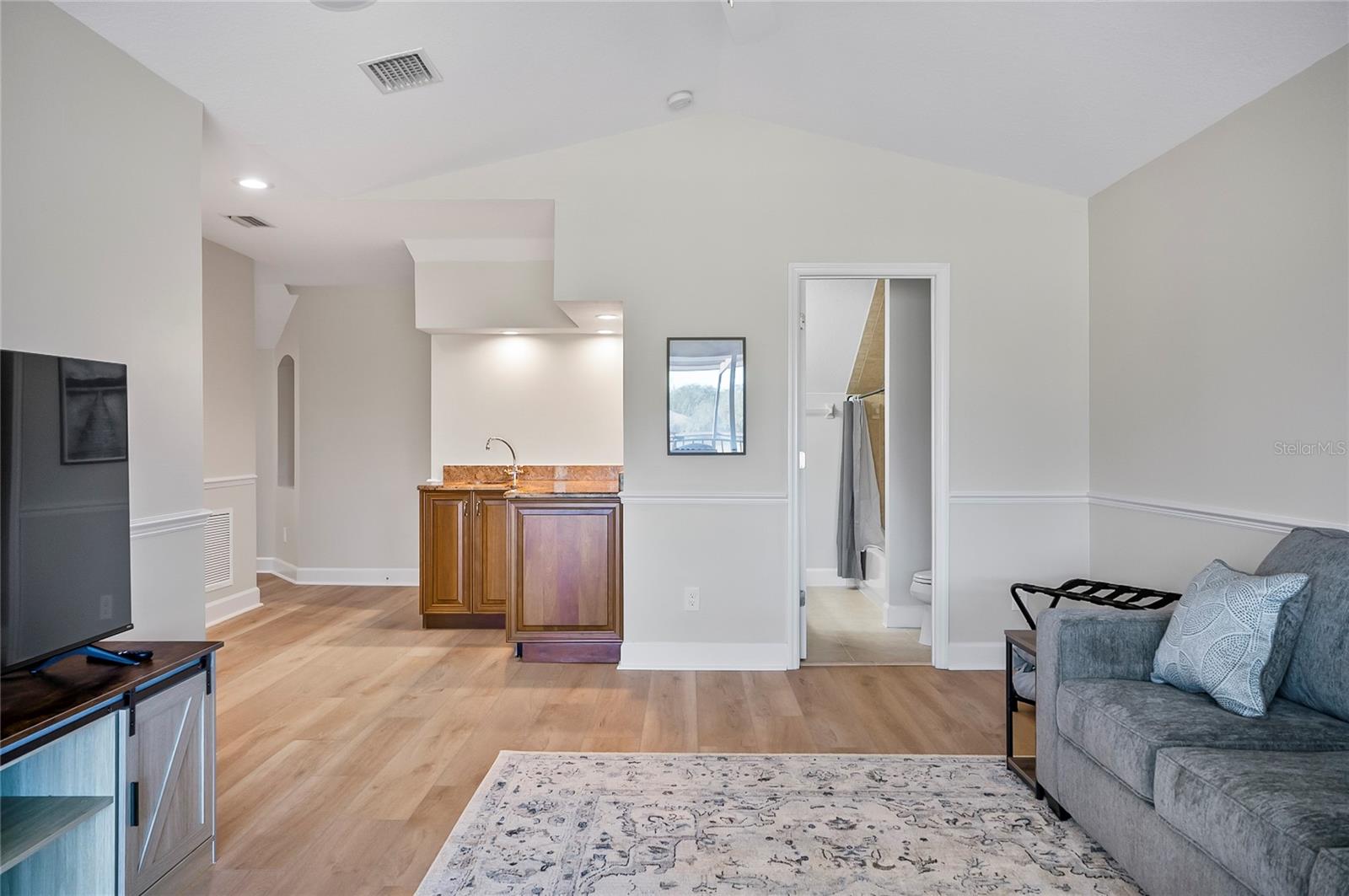 15 S Waterview Drive