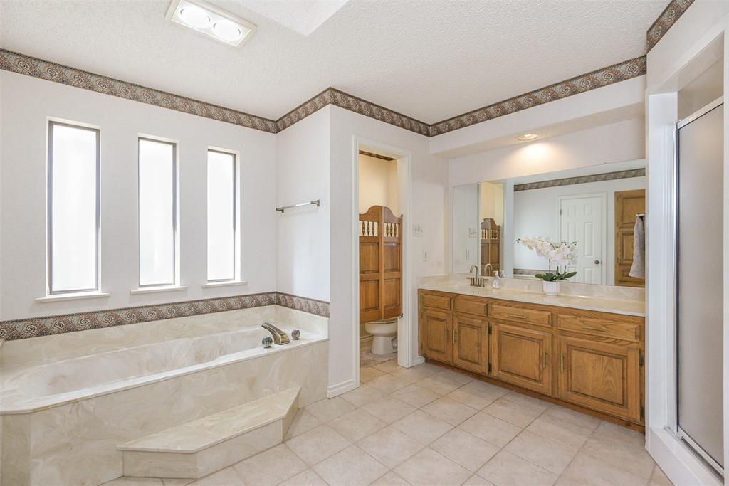 1110 Shady Oak Trail