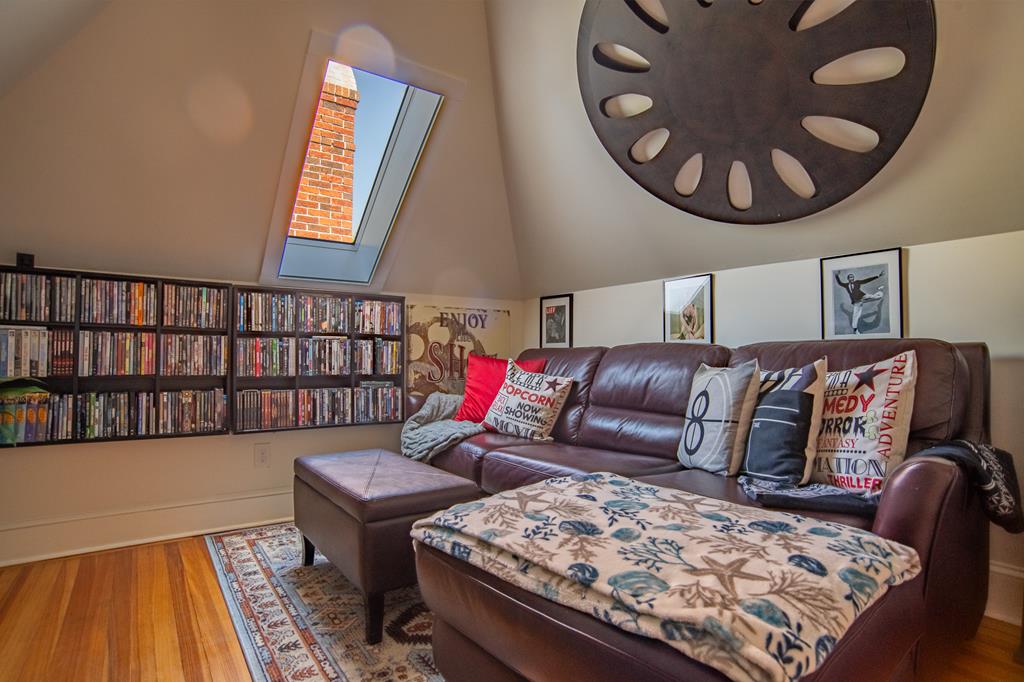 212 Bay Ave 9A