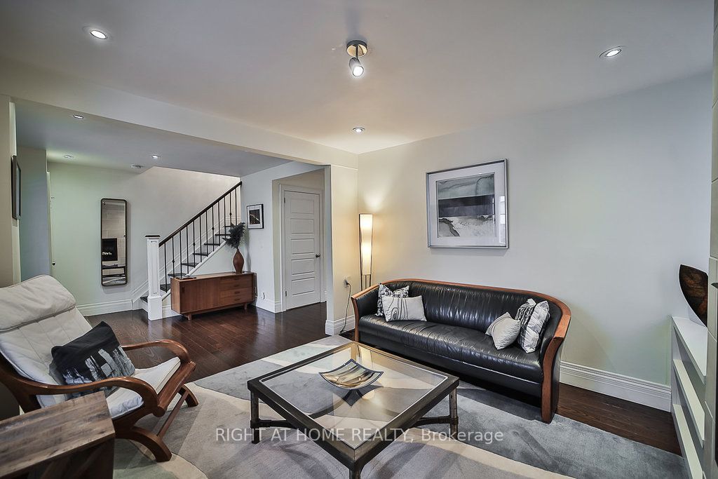 24 Garden Pl