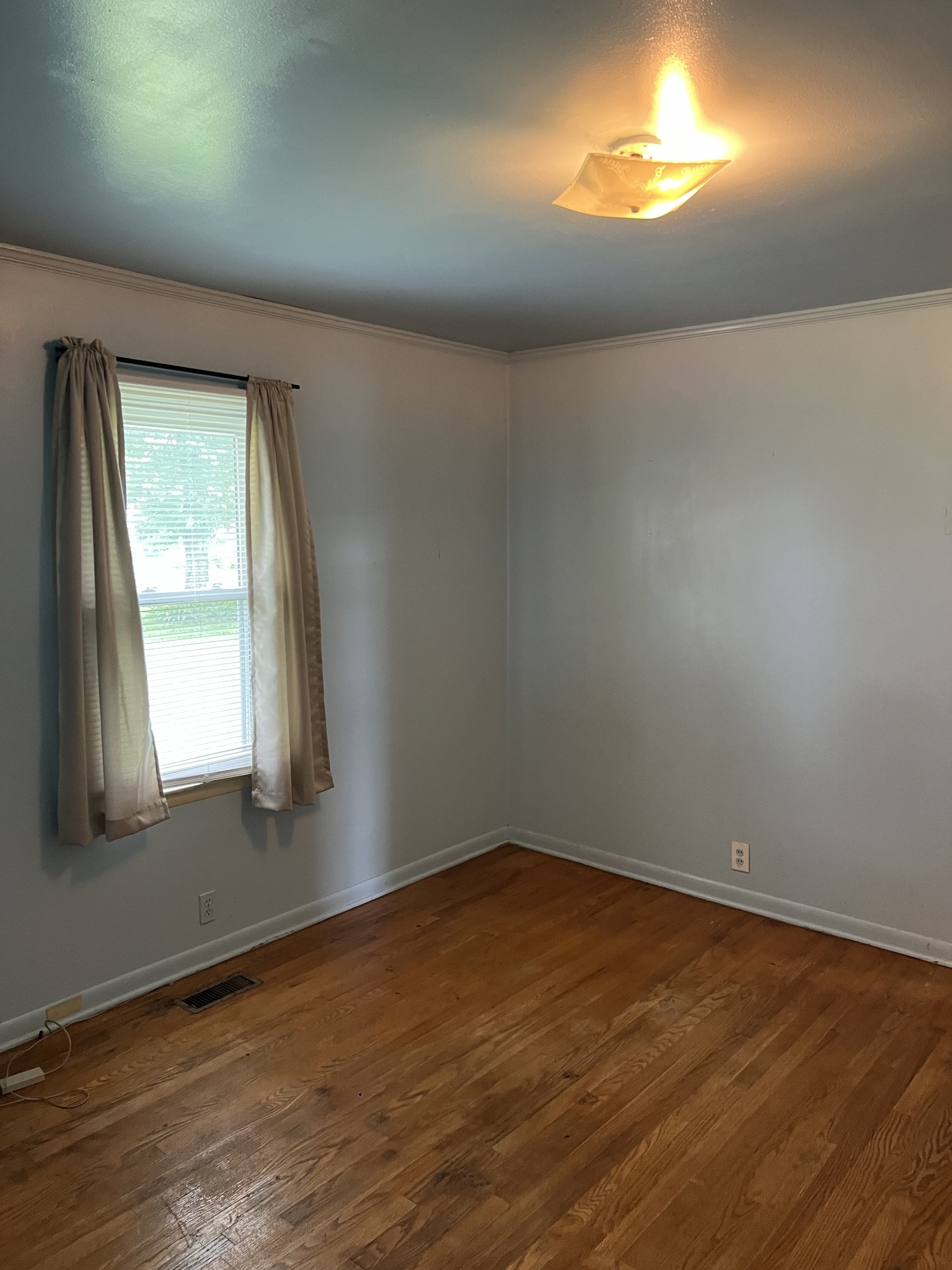 350 Lagoon Dr