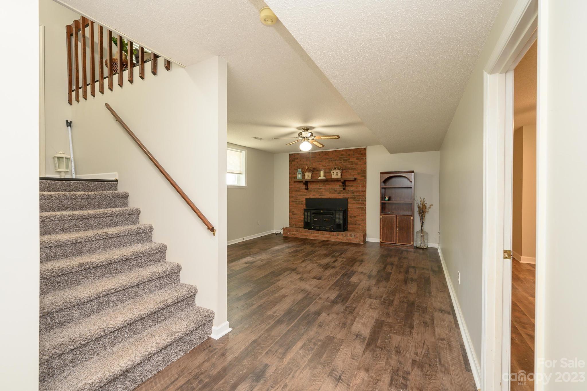117 Windy Oaks Court