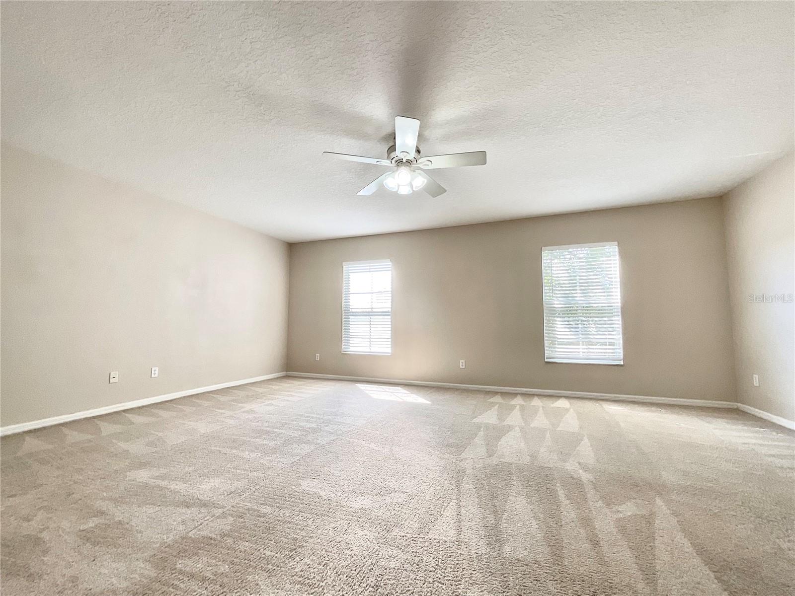 3820 Silverbell Loop