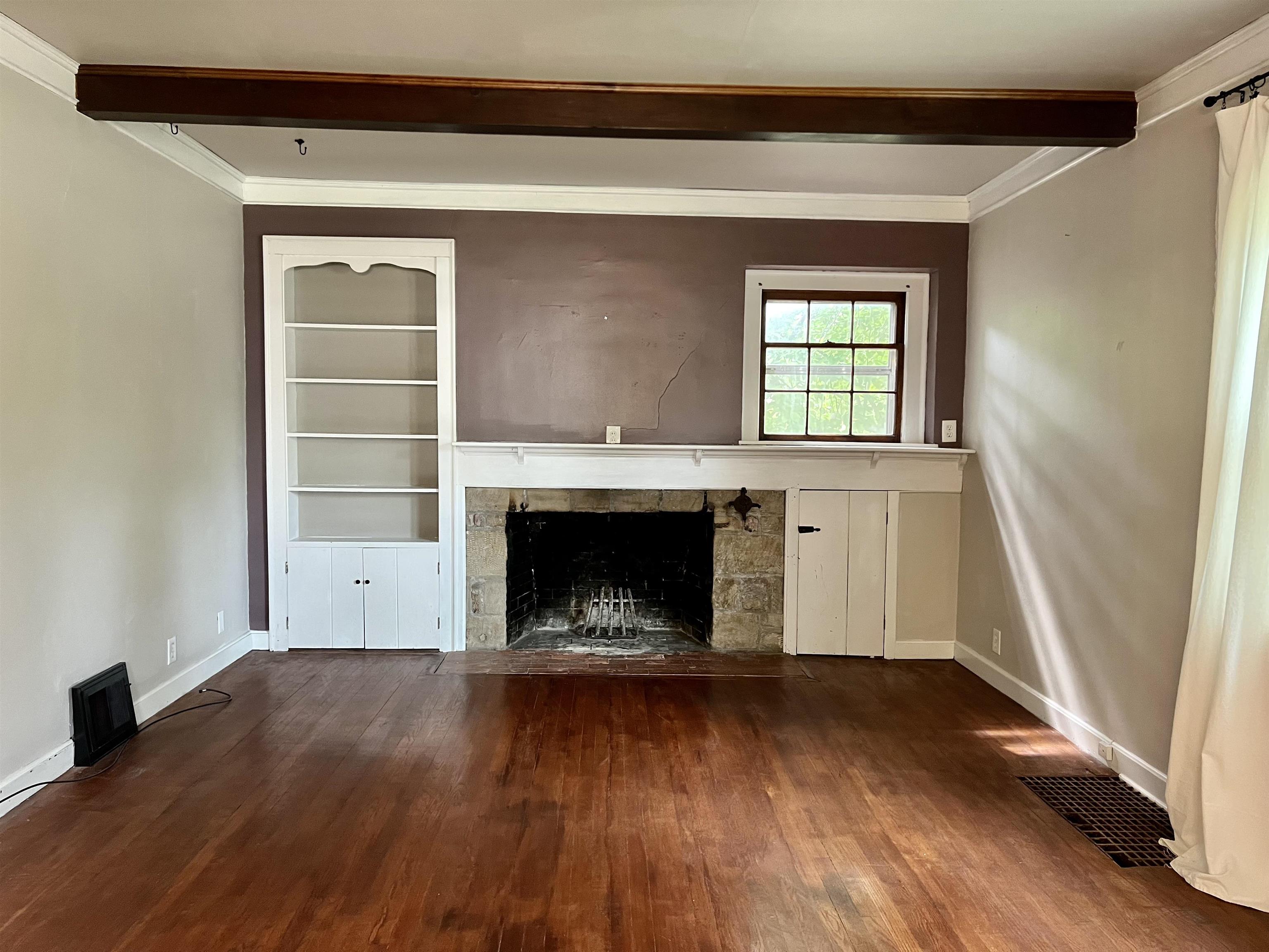 1103 Mansfield