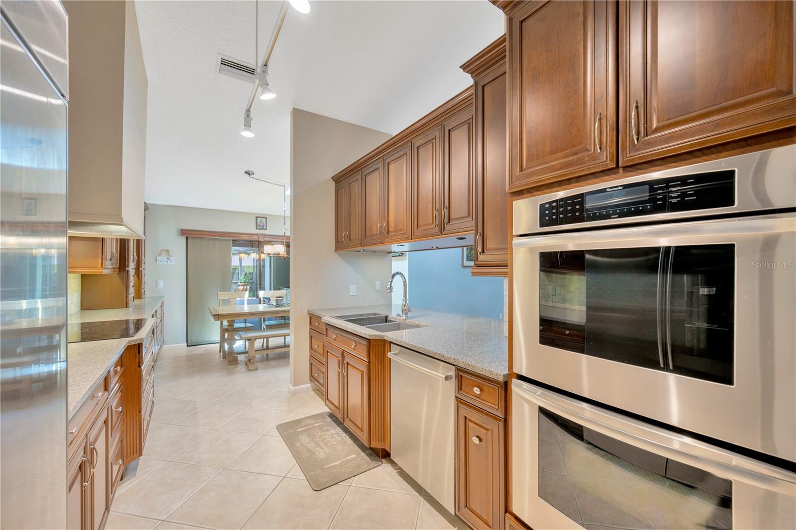 1007 Morfield Lane