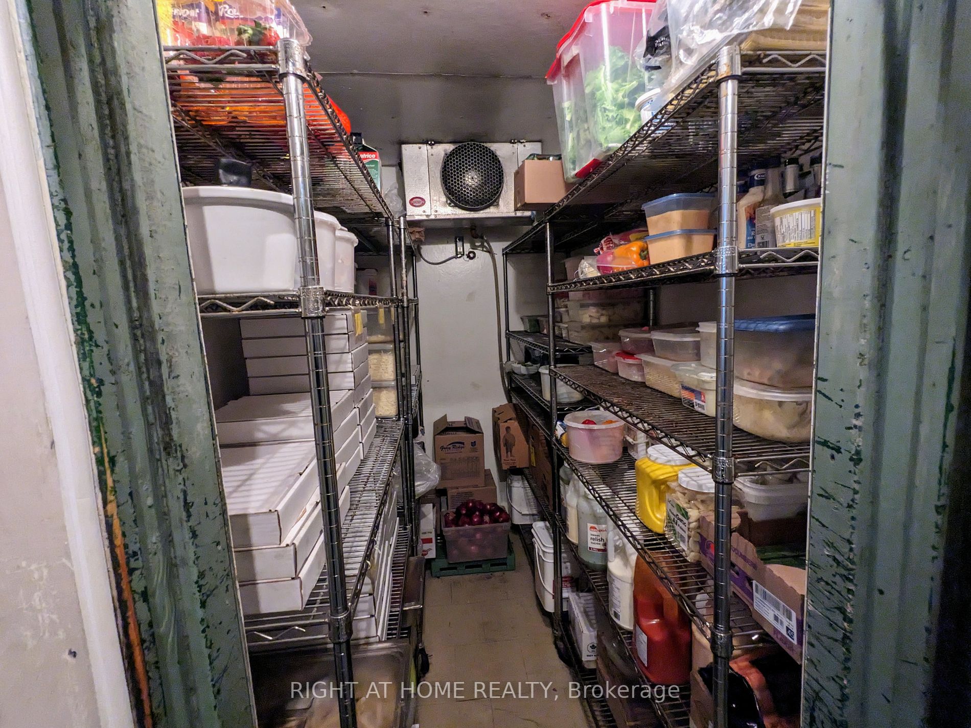 93 E Winchester Rd