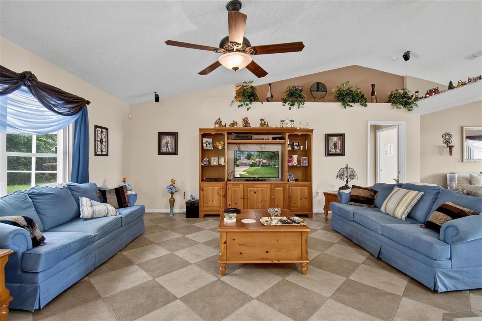 17 Ebb Tide Drive
