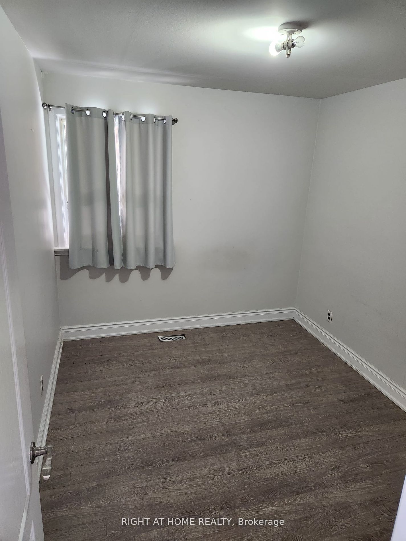 4 Stanley Crt (Upper)