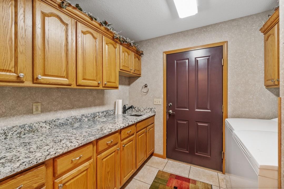 212 Cedar Circle