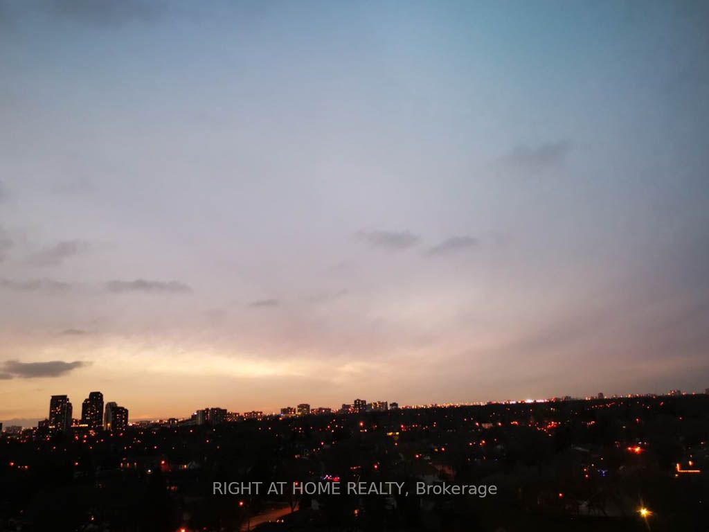 30 Samuel Wood Way 1003