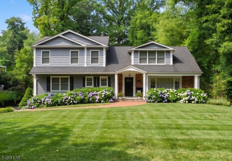 21 Crestwood Dr