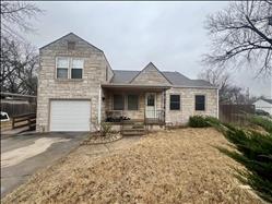 Available May 15th – For Lease in Norman! Charming 3-bedroom, 2-bath home conveniently located near the OU campus and just minutes from downtown Norman’s shops, restaurants, and amenities along Main Street. Easy access to I-35 via Flood Avenue or Main Street makes commuting a breeze. This cozy home features 3 bedrooms, 2 bathrooms, and a 1-car garage, upstairs bonus(or 3rd bedroom) has a full bath—perfect for a private suite, office, or additional living space. Situated on a large corner lot along Flood Avenue, the property offers great visibility and space.Inside, you’ll find original wood floors, abundant natural light, and a flexible floor plan with a large formal dining area that could also serve as a second living space. The spacious kitchen includes ample cabinet storage and access to a side deck and backyard. Two bedrooms are located downstairs near a full bath. The backyard is mostly fenced and includes a storm shelter and storage shed. Lease Details: • Minimum 600 credit score • $55 application fee per applicant (18+) • 1-year lease required • Prefer no pets