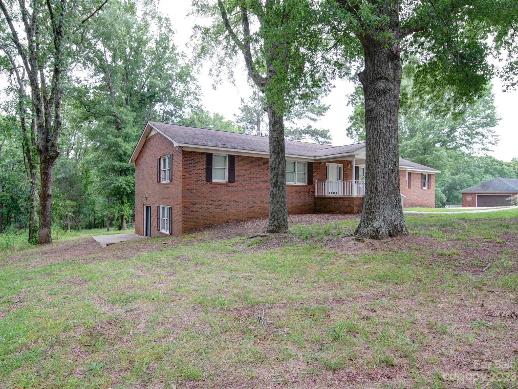 605 Heatherwood Drive