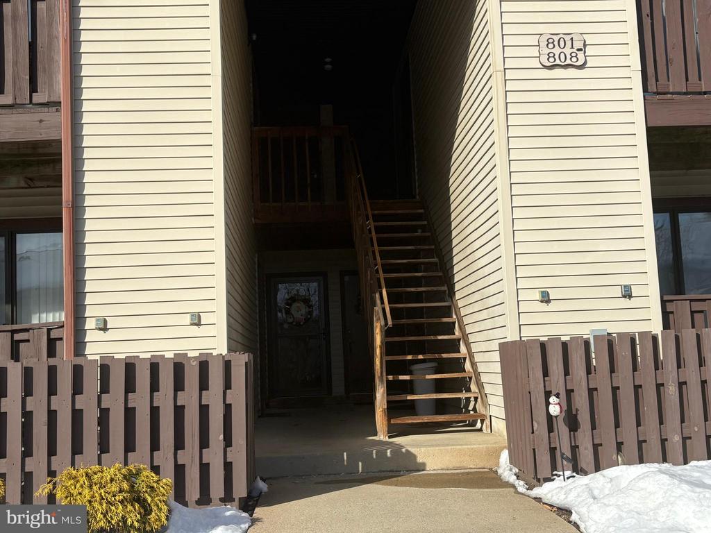 Great Opportunity to own a 2 bed 2 full bath condo in The Marlton Meadows! Ready to move put your touches on this amazing property for rent . Huge great Master room with walking closet and privet bathroom. The  kitchen/dining area. Sliding Glass doors lead to a really nice sized Balcony for enjoying your morning coffee. Washer and dryer in the unit . Two nicely sized bedrooms, a full bath. Close to measure highway, shops, dining and more. Don't delay on this amazing opportunity. Make your appointment today before its too late!