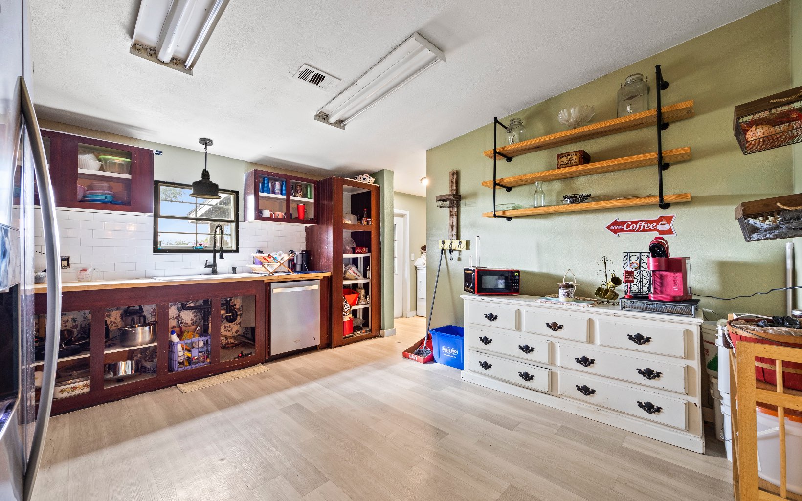 605 NE Governor Ave.